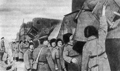 Бойцы четвертой бронеплощадки бронепоезда 701 62го отдельного дивизиона - фото 47