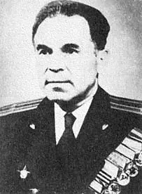 Подполковник А И Тилюпа командир бронепоезда 724 8го отдельного дивизиона - фото 55