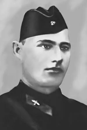 18 Летчик А В Гуменников В 1941 г возле г Кричева совершил воздушный - фото 21
