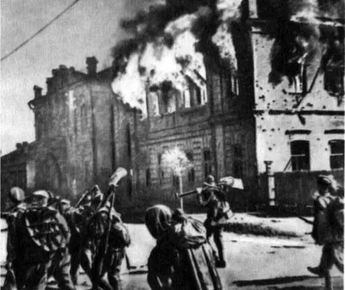 48 Воины 65й армии в освобожденном Бобруйске 1944 г 49 Герой Советского - фото 51
