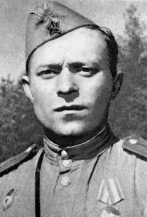59 Командир батальона старший лейтенант З А Дюдин отличившийся при - фото 62
