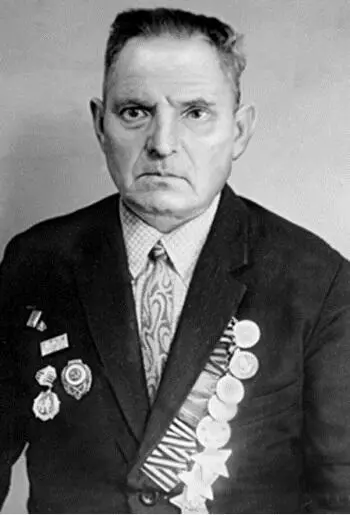 65 И К Куприенко Награжден тремя орденами Славы 66 А Г Когутенко - фото 68