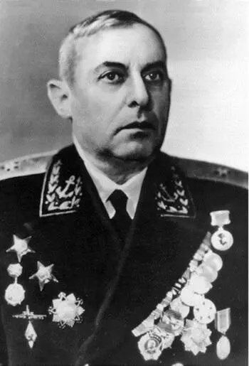 87 Контрадмирал кавалер ордена Нахимова I степени Н И Цирюльников 88 - фото 90