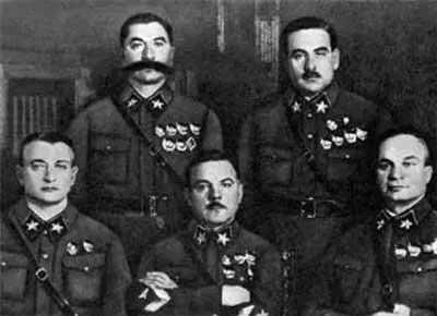 Первые маршалы Советского Союза В 1935 г было объявлено о введении высшего - фото 22