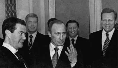 Д А Медведев и В В Путин после сформирования нового состава правительства - фото 71