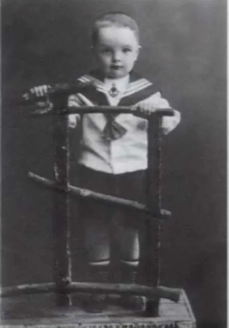 На капитанском мостике Алексей Громов 1937 г Марина Дмитриевна Громова с - фото 4