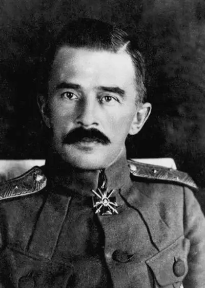 М К Дитерихс В А Сухомлинов в 1912 году Я протелеграфировал Иванову - фото 44