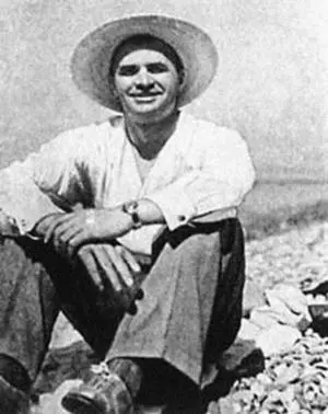 С Супрун на пляже в Сочи в июне 1941 г Узел этот разрубил Степан Супрун - фото 483