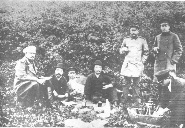 А П Чехов у японского консула на пикнике 1890 г КусунКатан Южный Сахалин - фото 31