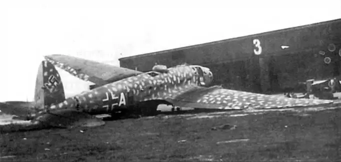 He111H16Rl АН аэродром Градец Кралове Чехия май 1945 г Отступающий - фото 153