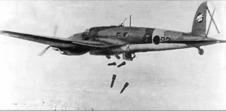 He111E с бортовым номером 2592 из легиона Кондор сбрасывает 250кг бомбы - фото 38