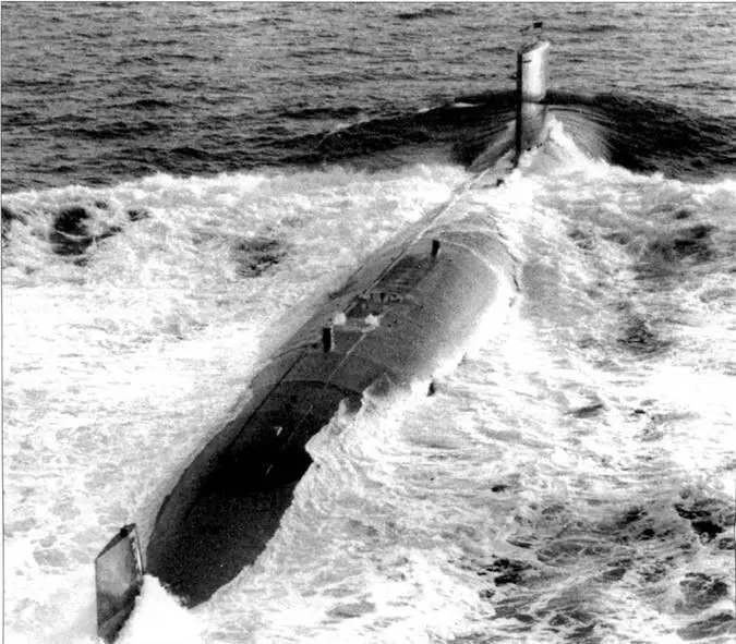 Атомоход SSN0685 Гленард П Липскомб в Атлантике 22 ноябри 1974 г - фото 106