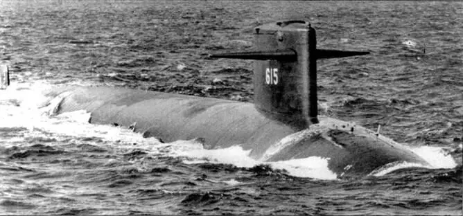 Атомоход SSN615 Гэтоу в Атлантике на сдаточных испытаниях 1968 г Гэтоу - фото 73