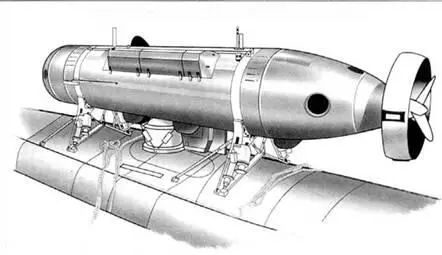 Аппарат DSRV на субмарине типа Стержен SSM651 Куинфиш на полном ходу - фото 85