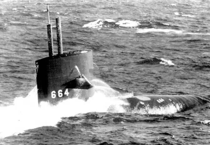 SSN664 Си Девил на поверхности у берегов Вирджинии во время морского парада - фото 89