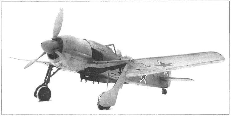 FW 190A8 6820 11 имел под фюзеляжную подвеску и крыльевые 50мм пушки - фото 149