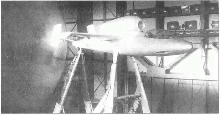 Самолет Не 162 в аэродинамической трубе T101 ЦАГИ Для комплексного изучения - фото 172