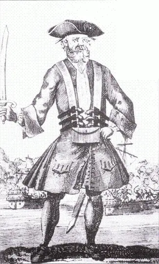 Эдвард Тич более известный под прозвищем Черная Борода в ходе своей пиратской - фото 35