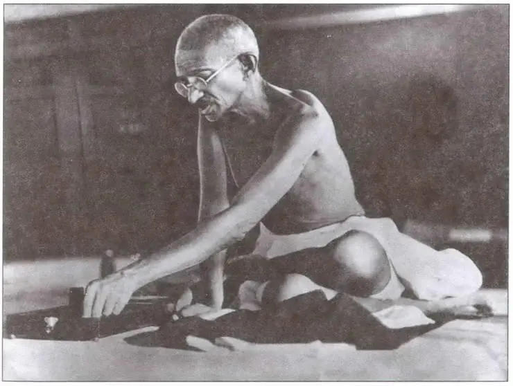 Махатма Ганди Японская листовка 1943 г Распространялась в Бирме и - фото 16