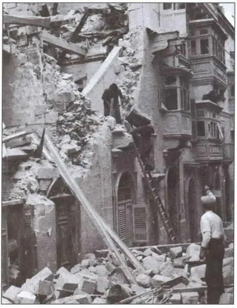 Мальта Разрушения ПаВаллетты в ходе итальянских налетов 1940 г - фото 25