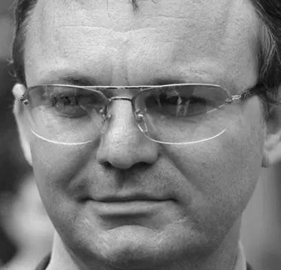 Питер Фостер В начале сентября 2002 года Фостер приехал в Лондон по гостевой - фото 97