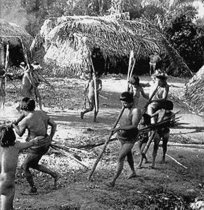 Индейцы в джунглях Амазонии В 1835 году братья Шомбургки впервые проникли в - фото 54