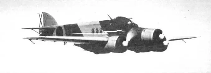 На борту этого бомбардировщика SM 79 из 12 Stormo виден значок Sorci Verdi - фото 71