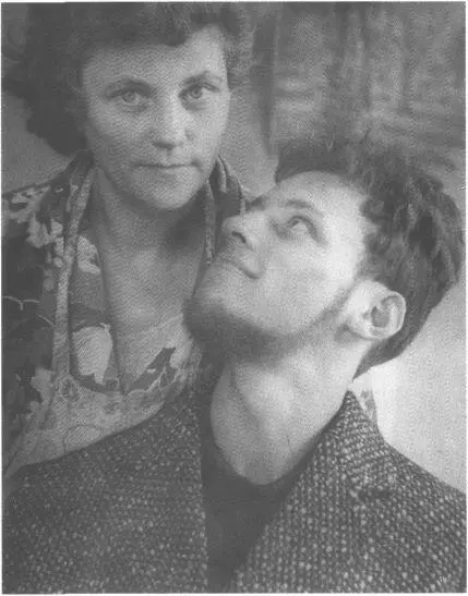 С матерью Татьяной Фридриховной Зейберт 1961 год МГХПУ им Строганова 1962 - фото 27
