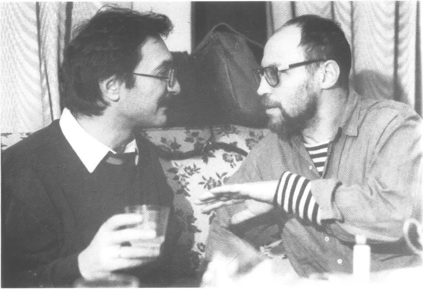 С поэтом Тимуром Кибировым конец 1980х годов С профессором Университета им - фото 49