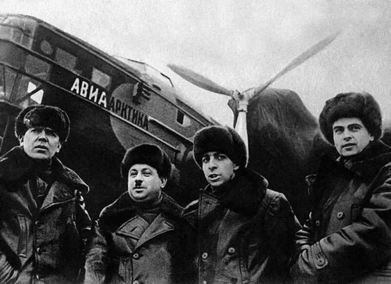 Участники экспедиции Кренкель Папанин Федоров и Ширшов слеванаправо на - фото 10