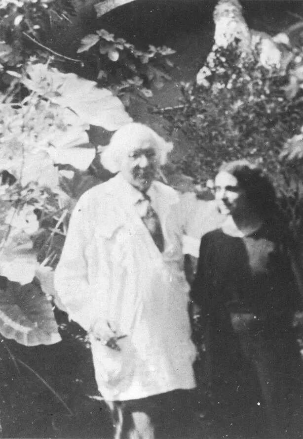 16 ВИванов и ОА Шор в журчливом садике на Капитолии В глубине копия - фото 16
