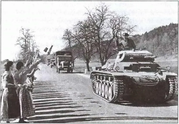 Вступление немецкой армии в Австрию 13 марта 1938 года В четыре часа утра - фото 66
