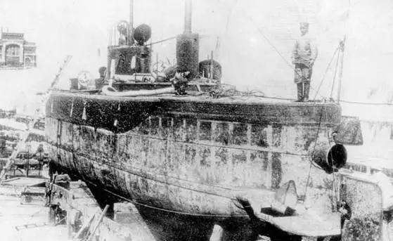 Подводная лодка Плотва в доке Подводная лодка Палтус У борта - фото 162