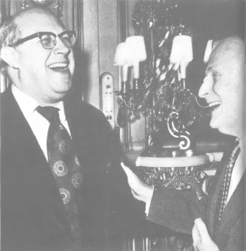 Мстислав Ростропович и Иегуди в Париже на концерте ЮНЕСКО 1974 год Иегуди и - фото 48