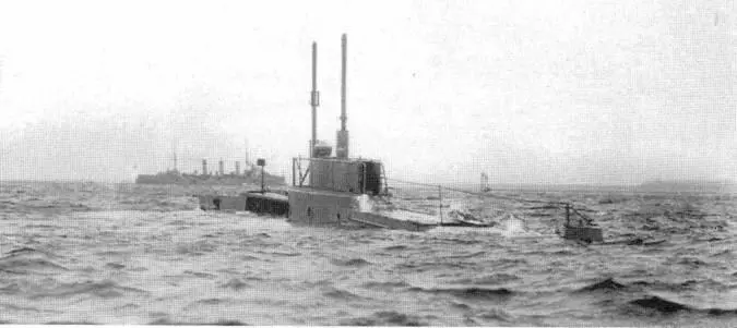 Подводная лодка Аллигатор выходит в море вверху Аллигатор на учениях - фото 70