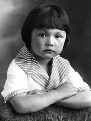 Борису Гусеву пять лет Фото 1932 г Из архива НБ Роговской дочери БС - фото 87