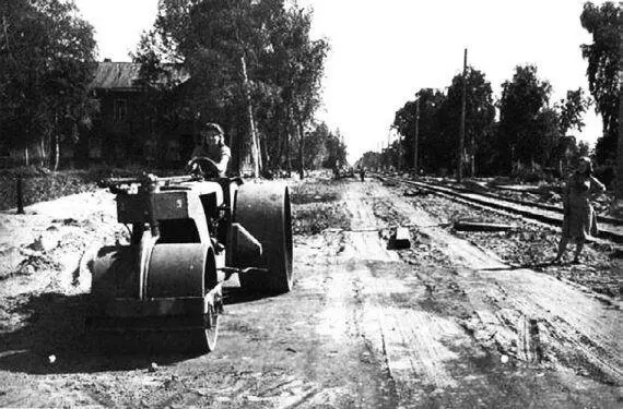 Реконструкция проспекта Энгельса Фото 1930х гг Едва ли не самым высоким в - фото 92