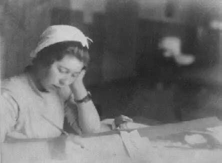 С Яковлева Юревич в госпитале Фото 1942 г Из архива ГА Юревич - фото 109