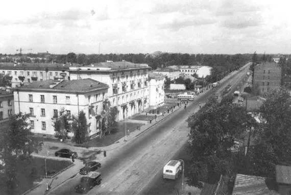 Вид на проспект Энгельса от Елецкой улицы слева Фото 1957 г - фото 138