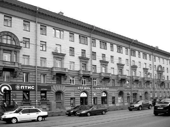 Монументальная застройка в стиле позднего сталинского классицизма квартала - фото 139