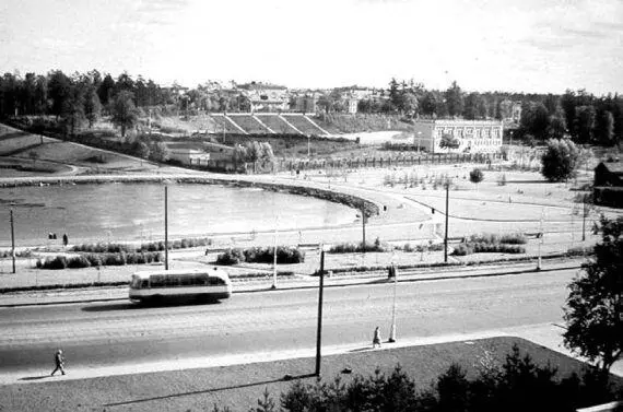 Вид на велотрек на заднем плане со стороны проспекта Энгельса Фото 1960х - фото 140