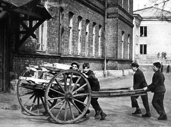 Ученики школыинтерната 5 на ул Аккуратова 11 Фото конца 1950х гг - фото 153