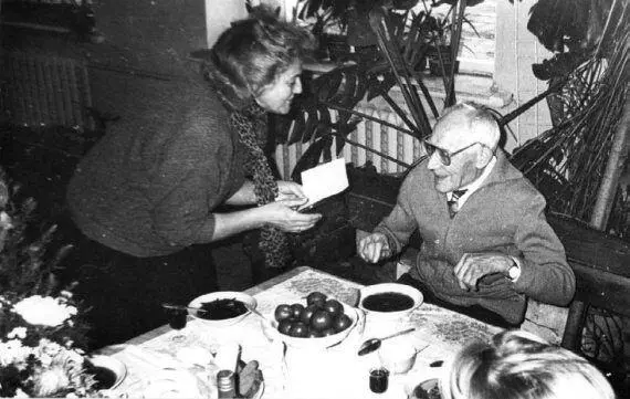 СА Красногородцев принимает поздравления по случаю своего 90летия Сентябрь - фото 198
