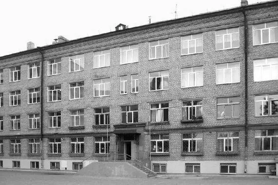 Школа Ne 97 на Дрезденской улице Вид со стороны школьного двора Фото автора - фото 203