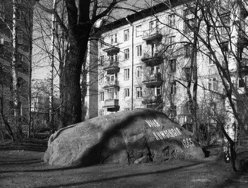 Камень на Дрезденской улице напоминание о легендарной вилле Кумбергия В - фото 207