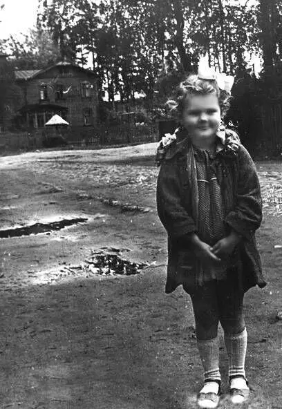 О Лукьянова Чайковская на Лечебной улице Фото 1959 г Из архива ОЮ - фото 288