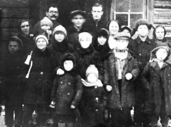Первые жители коммунальных квартир андреевских домов на Костромском пр 51 в - фото 346