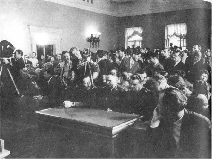 В обвинительном акте утверждалось что в период с 18 июля по 7 августа 1961 - фото 7