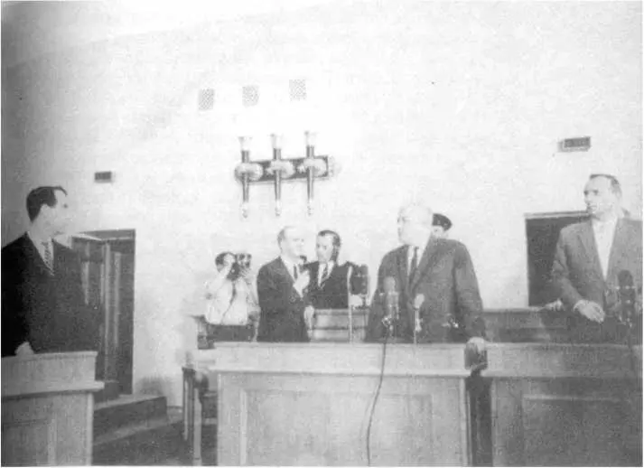 В обвинительном акте утверждалось что в период с 18 июля по 7 августа 1961 - фото 8