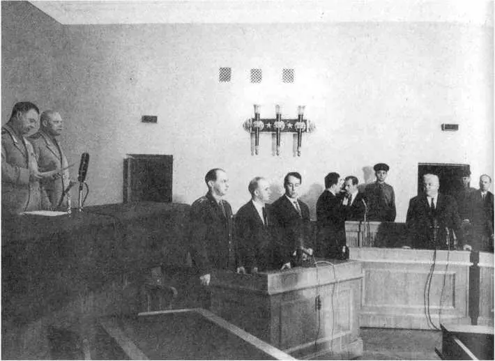 В обвинительном акте утверждалось что в период с 18 июля по 7 августа 1961 - фото 9